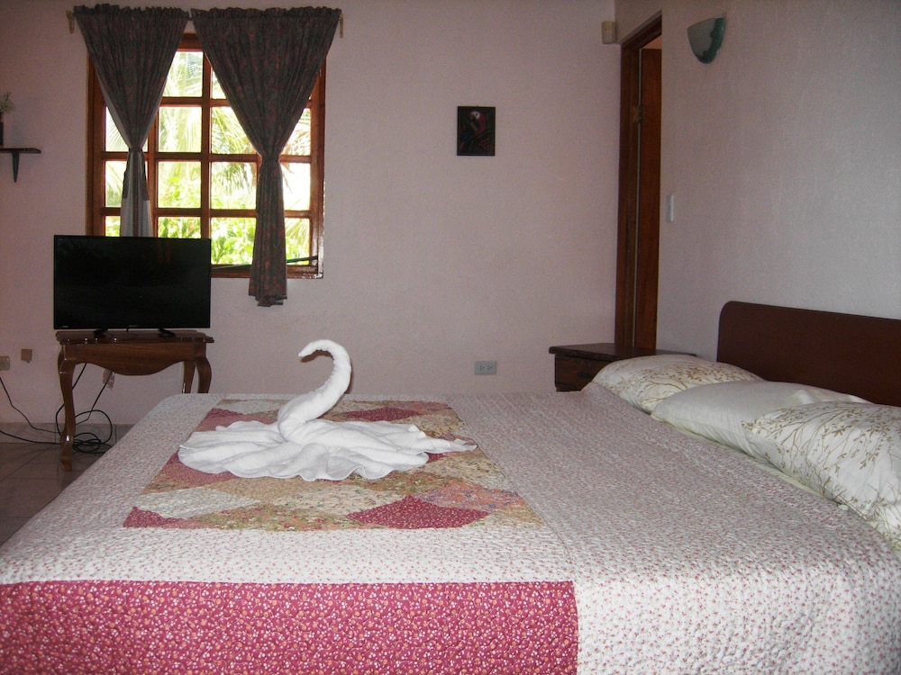 Tres Banderas Hotel 31/71