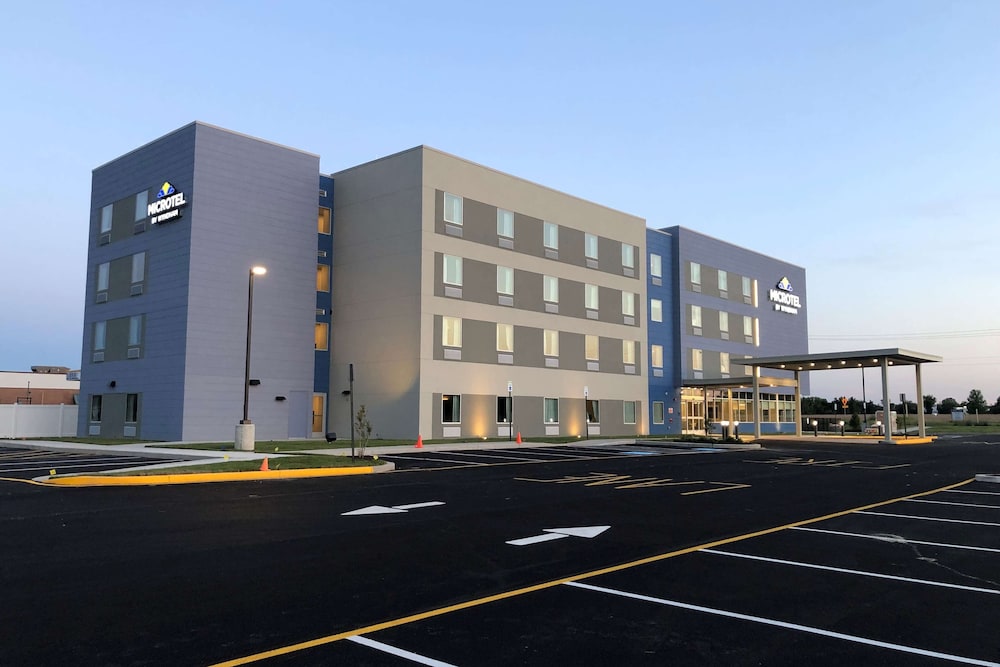 Microtel Inn & Suites by Wyndham Milford 47/54