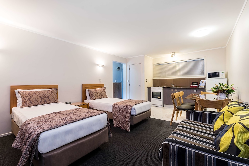 Best Western Newmarket Inn & Suites 21/58