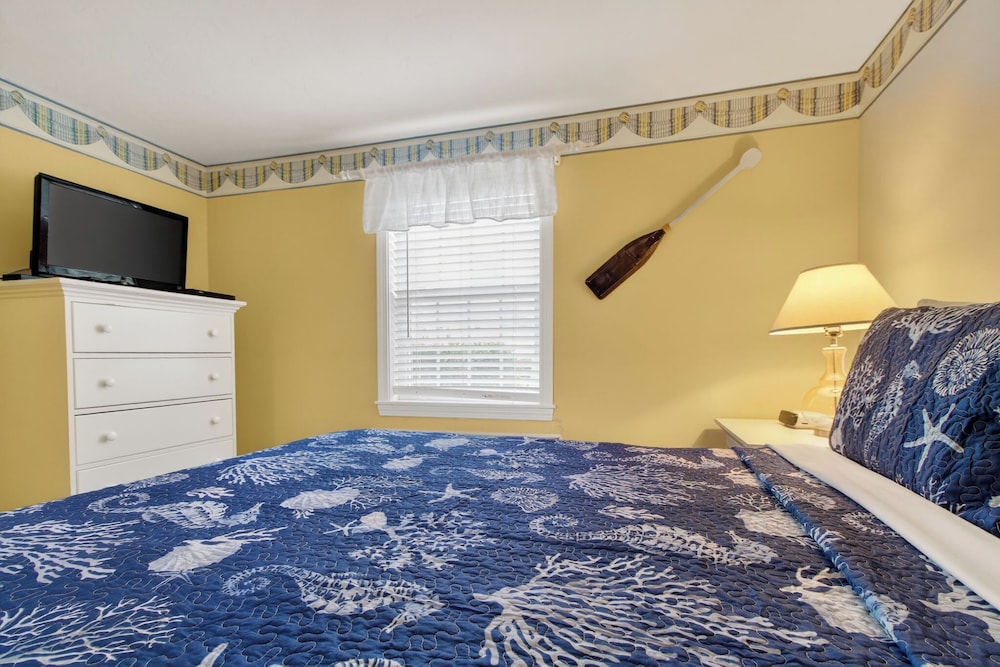Colonial Acres Resort 24/53