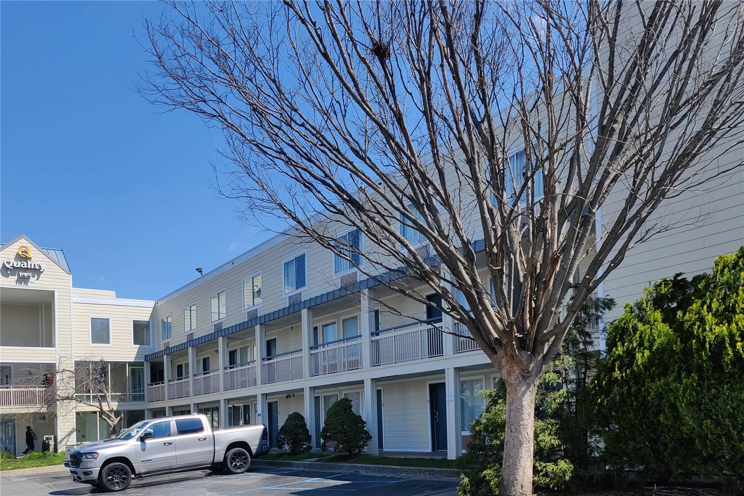 Quality Inn Newark 2/36