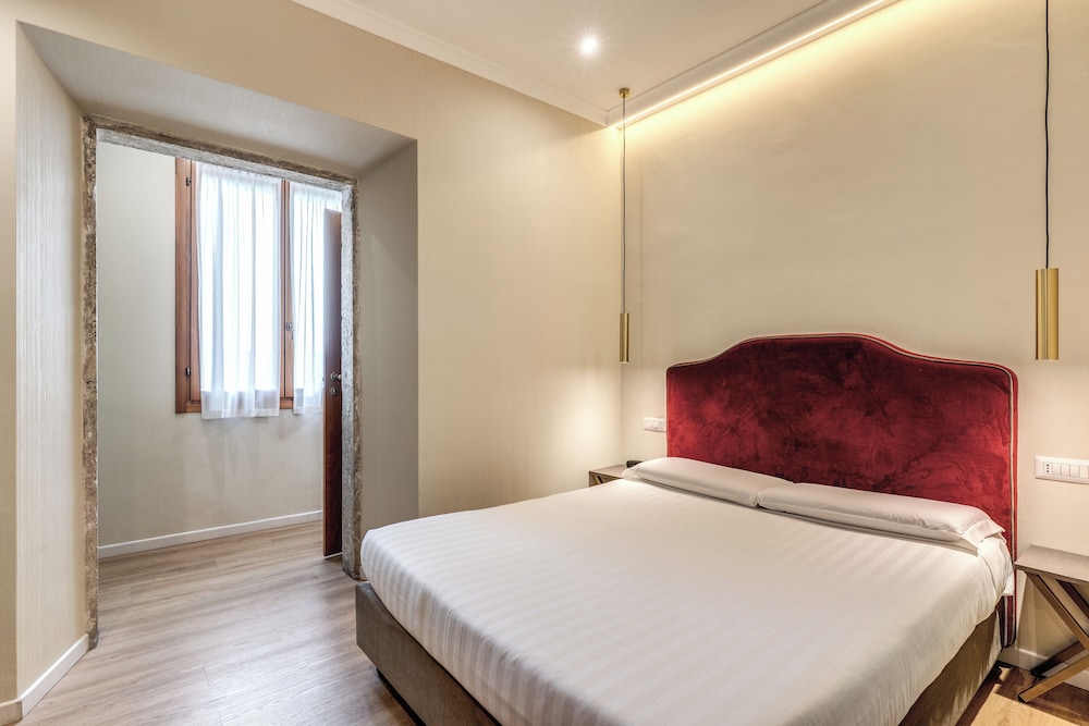 Flower Garden Hotel 14/47