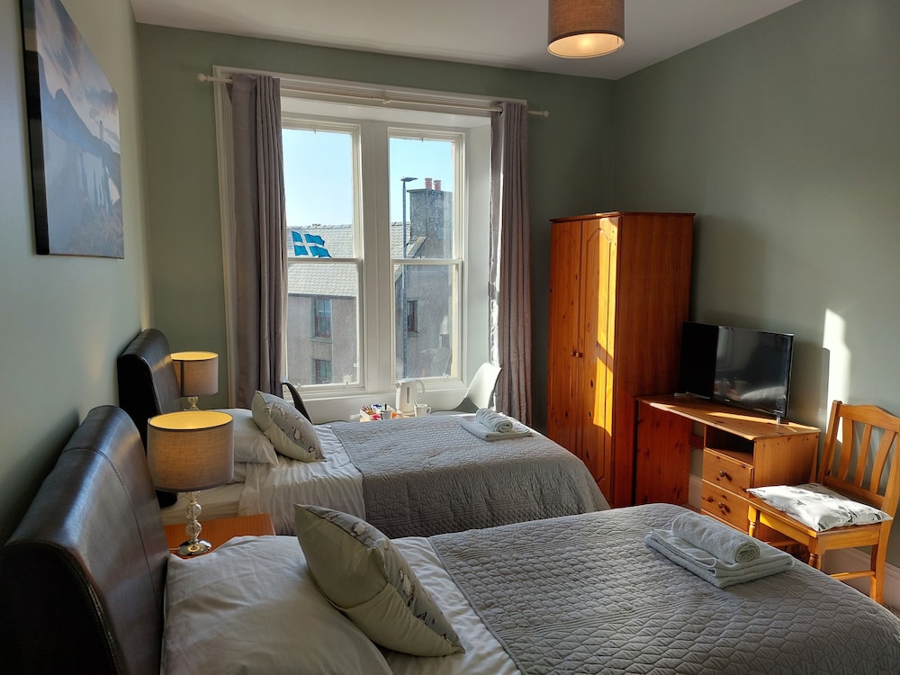 Eddlewood Guest House 2/43