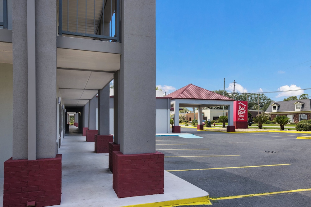 Red Roof Inn & Suites Statesboro - University 39/45