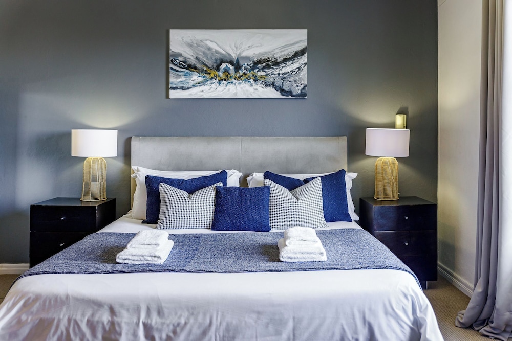Westpoint Executive Suites - Apartments 28/70