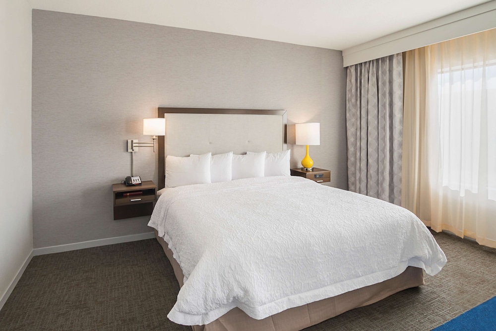 Hampton Inn & Suites Colleyville DFW Airport West 18/50