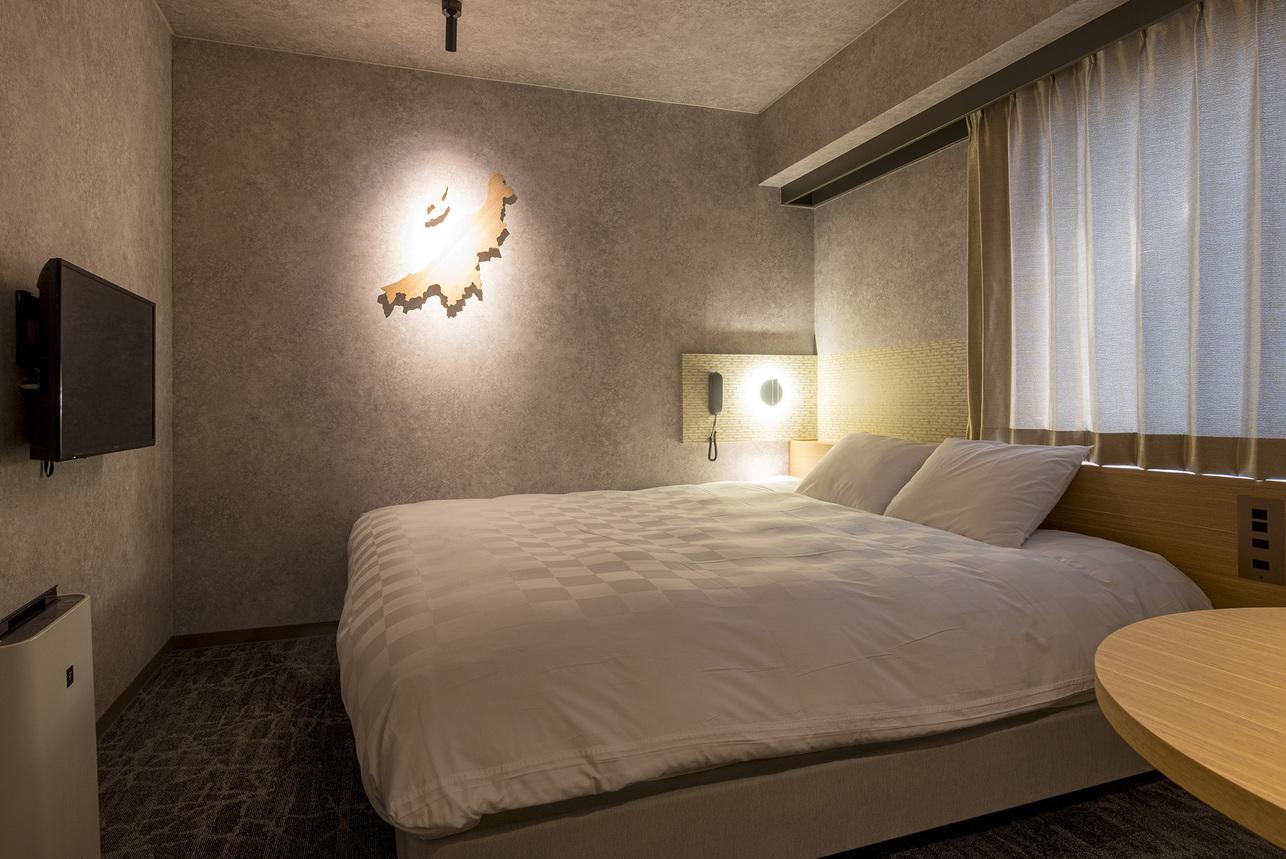 HOLLYWOOD, DOUBLE BED