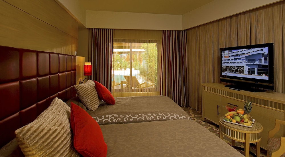 Cornelia Diamond Golf Resort and Spa 66/91