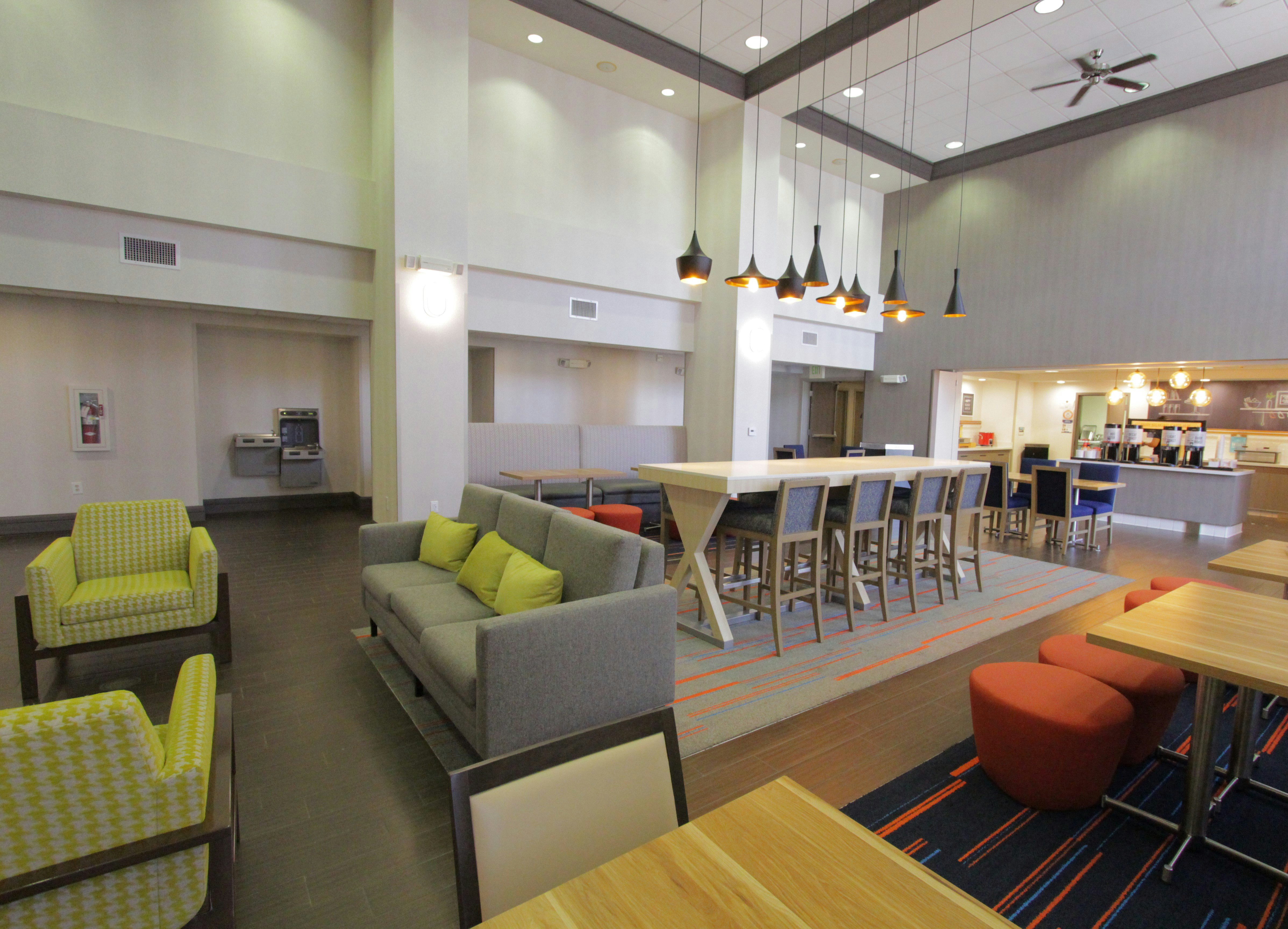 Hampton Inn Suites Seal Beach 20/32