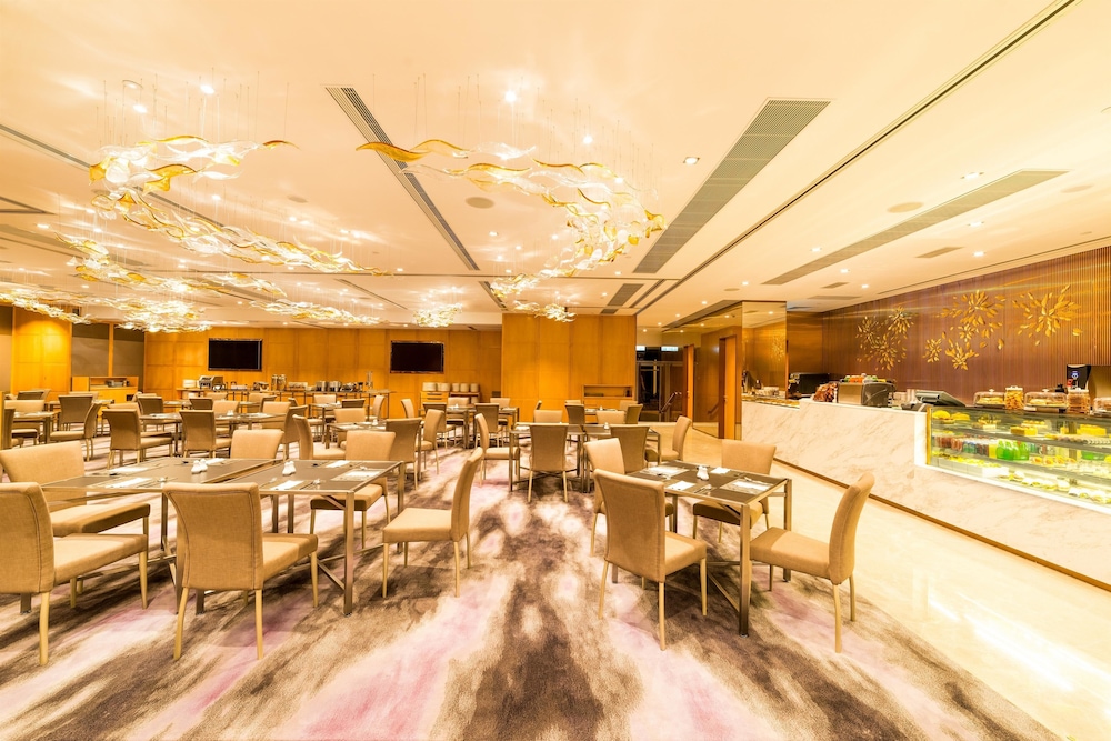 Kowloon Harbourfront Hotel 32/48