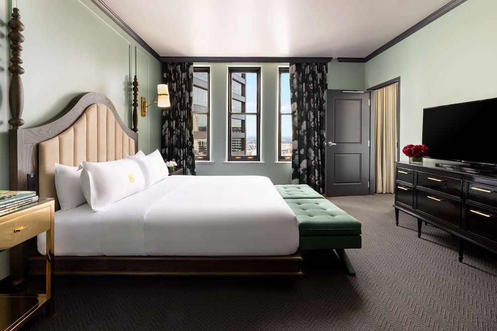 The Candler Hotel Atlanta Curio Collection by Hilton 18/55