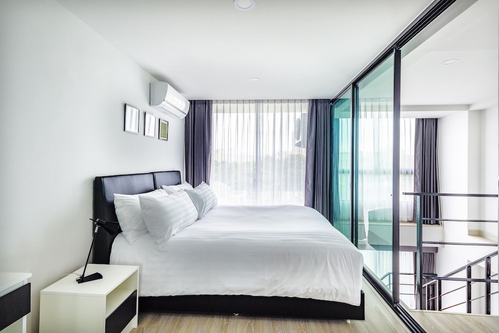 The Rizin Hotel 12/50