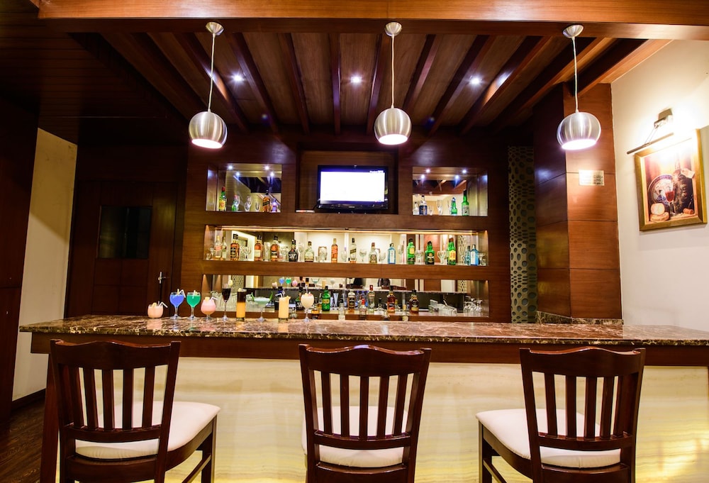 HOTEL MAJESTIC GRAND 13/18