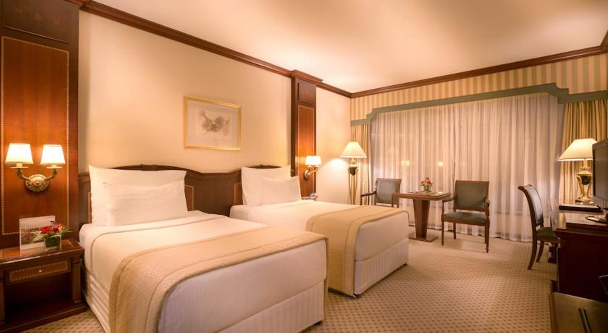EXECUTIVE SUITE