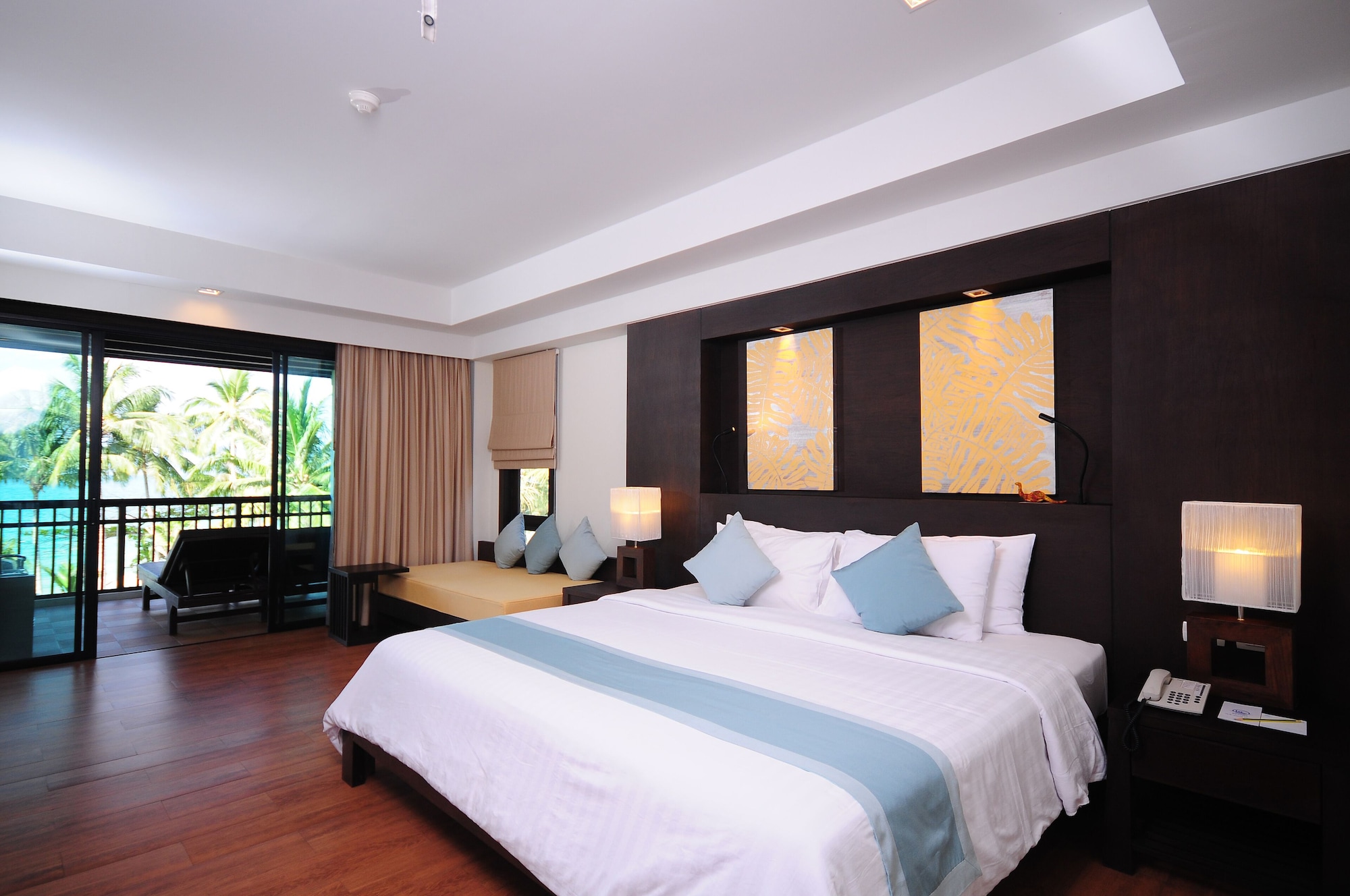 Room, King Bed, Sea View, Large, Deluxe Building