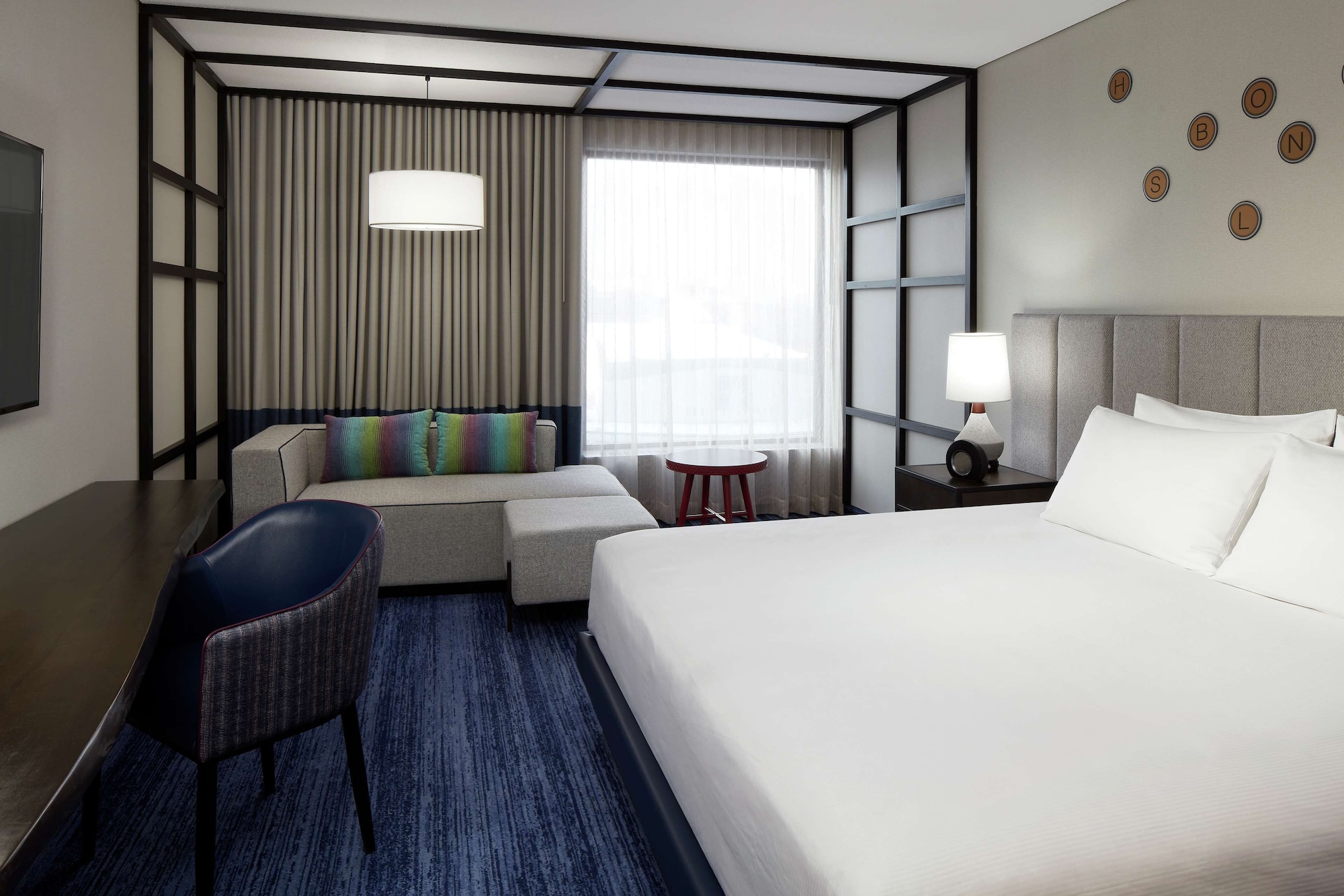 ROOM, KING BED, ACCESSIBLE