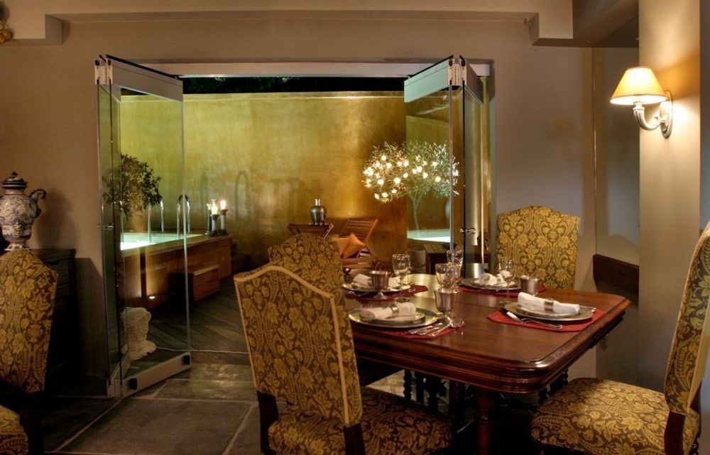 Le Convivial Luxury Suites & Spa 32/45