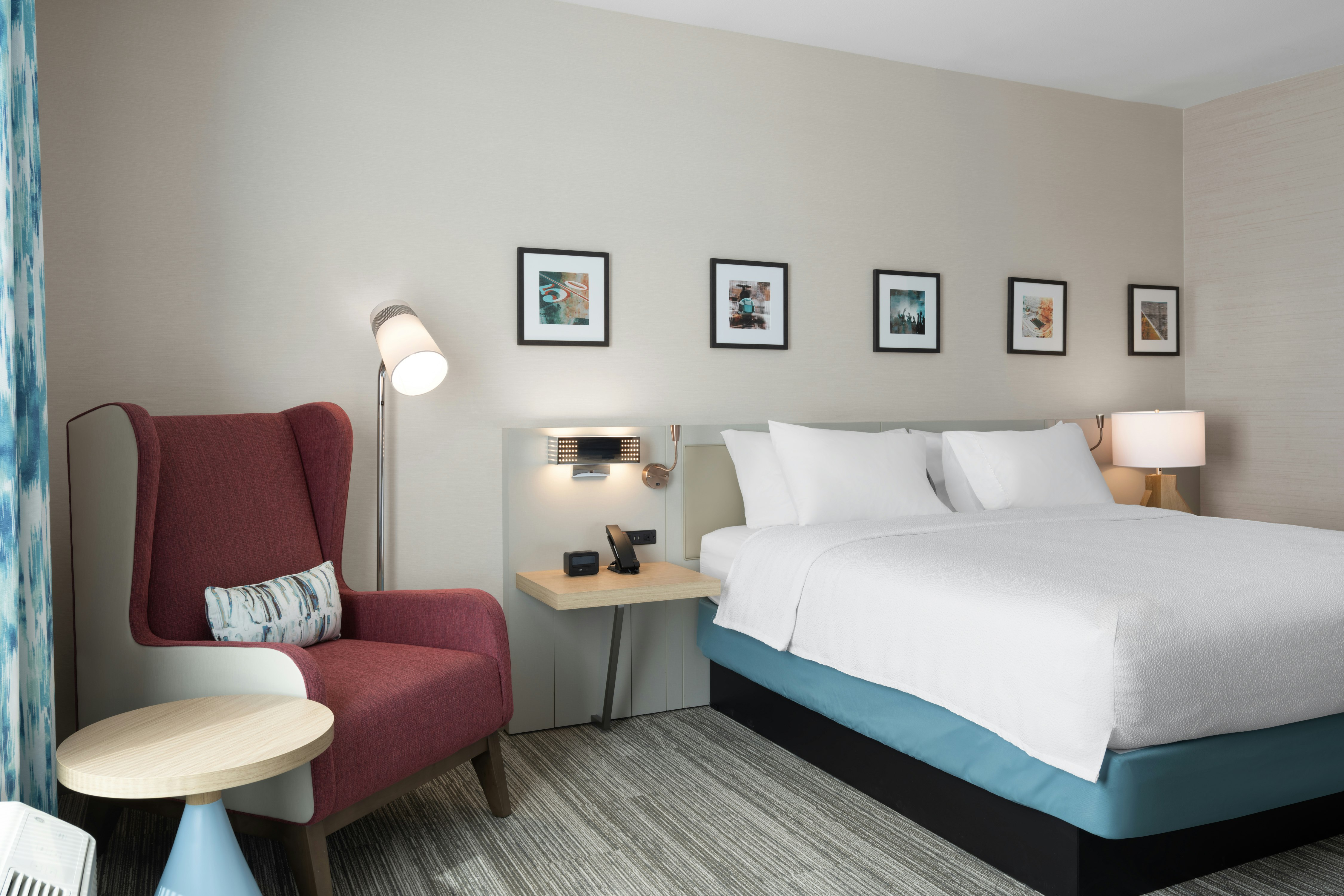 JUNIOR SUITE, KING BED