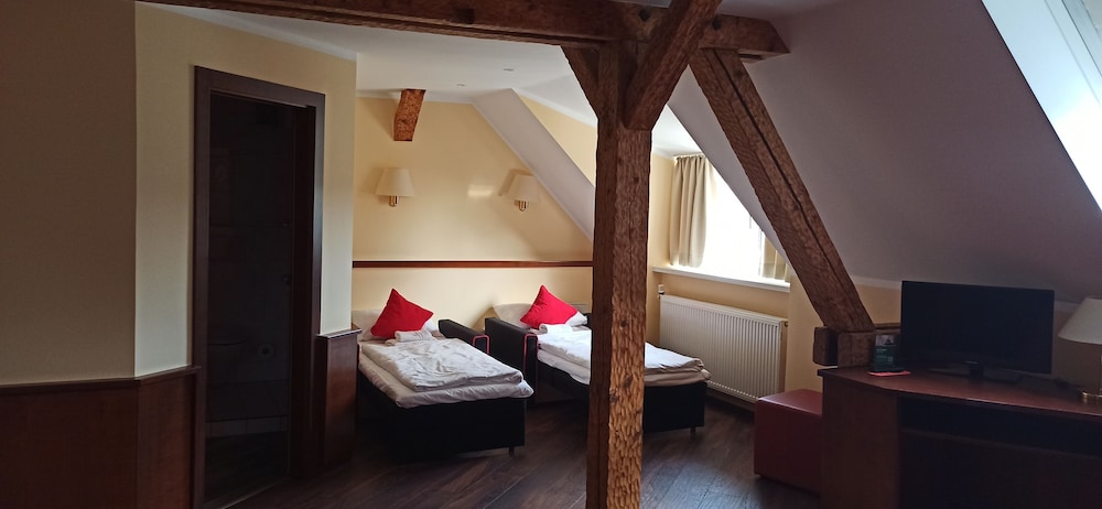 Modern, Family, Double and Twin Beds, No Balcony