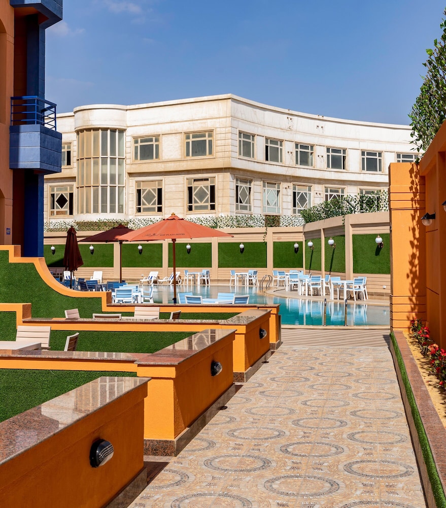 Royal Day Plaza Hotel 38/43