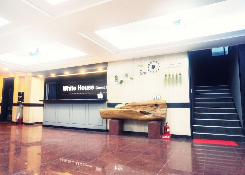 White House 5/44