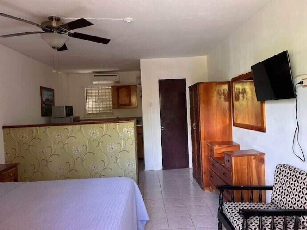 Firefly Beach Cottages and Suites 33/78