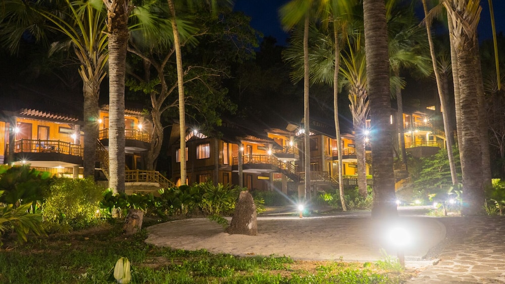 Fridays Puerto Galera 78/90