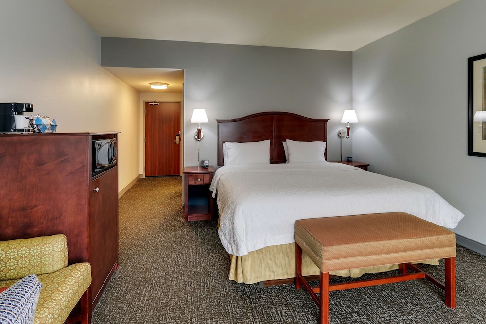 Hampton Inn Suites Indianapolis Airport 21/39