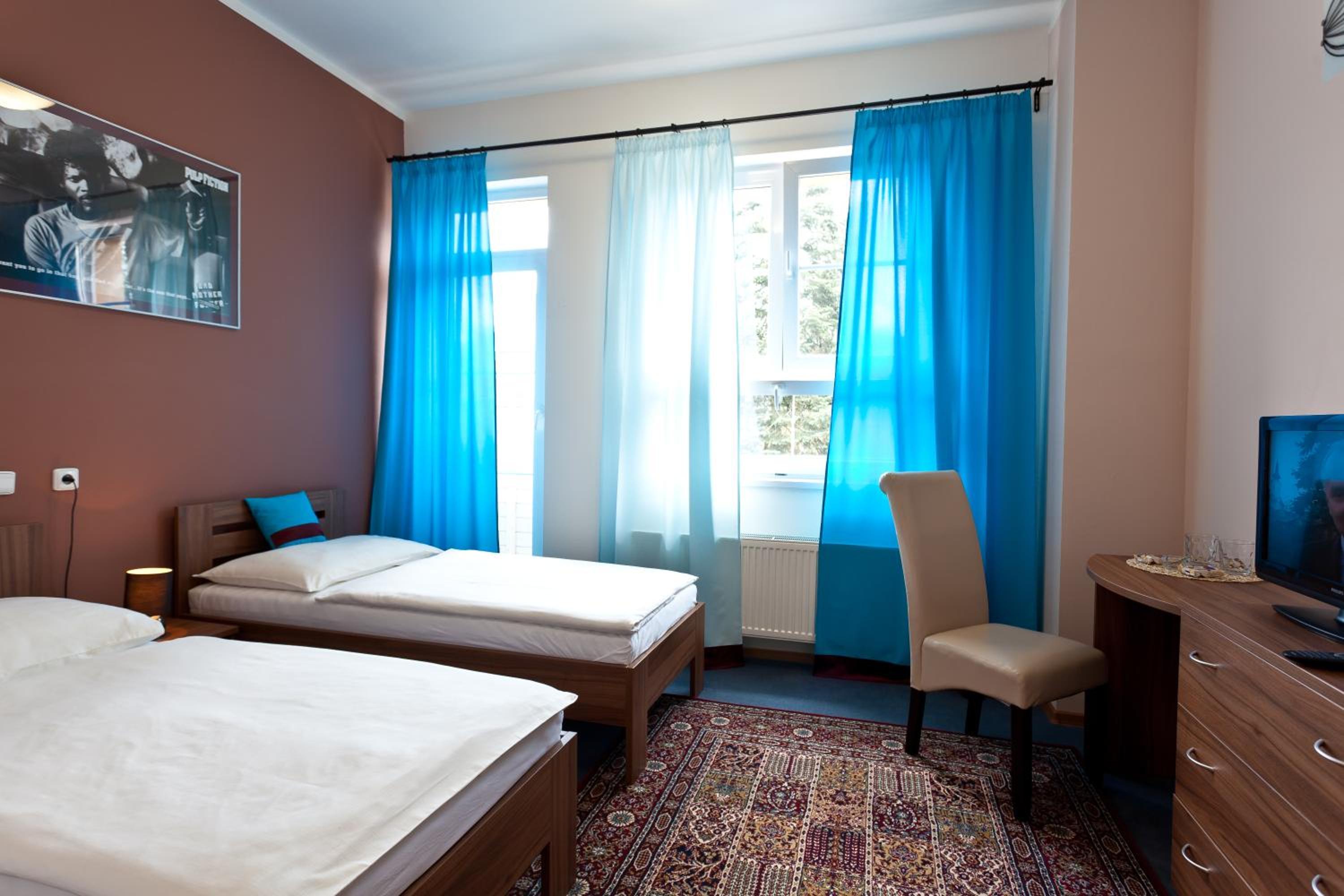 Sareza Hotel 12/48
