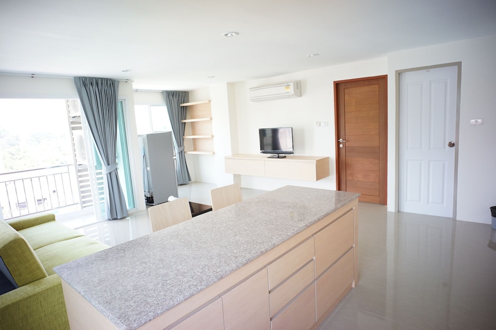 The Precious Apartment 11/66