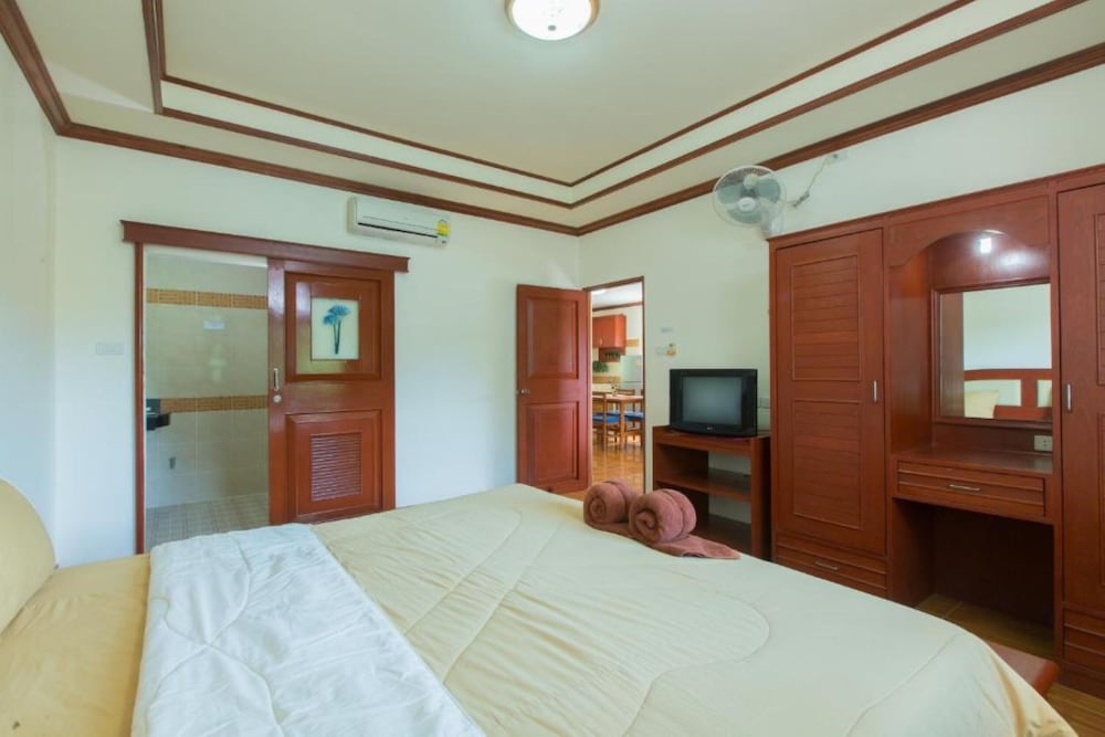Patong Rai Rom Yen Resort SHA 26/50
