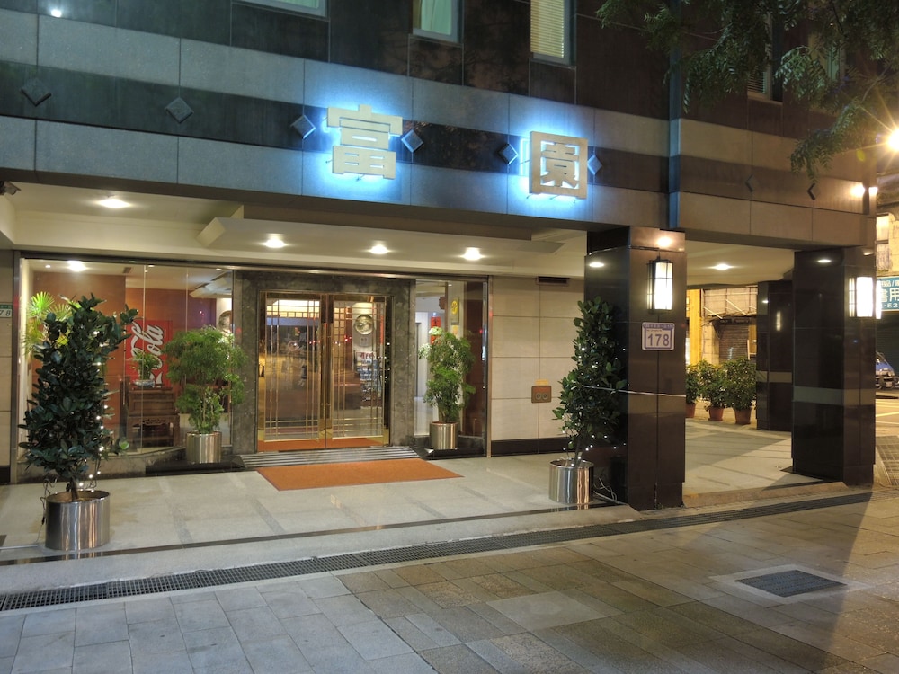 Rich Garden Hotel 4/68