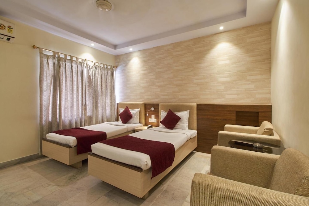 Pallavi International Hotel 7/25