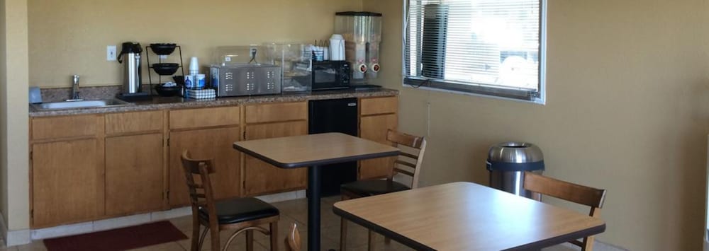 Americas Best Value Inn Schulenburg 24/26