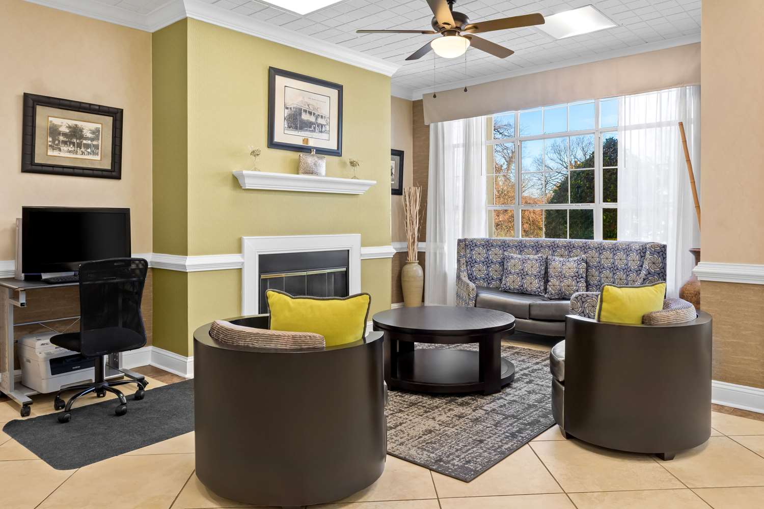 Quality Inn Fayetteville Near Historic Downtown Square 11/22