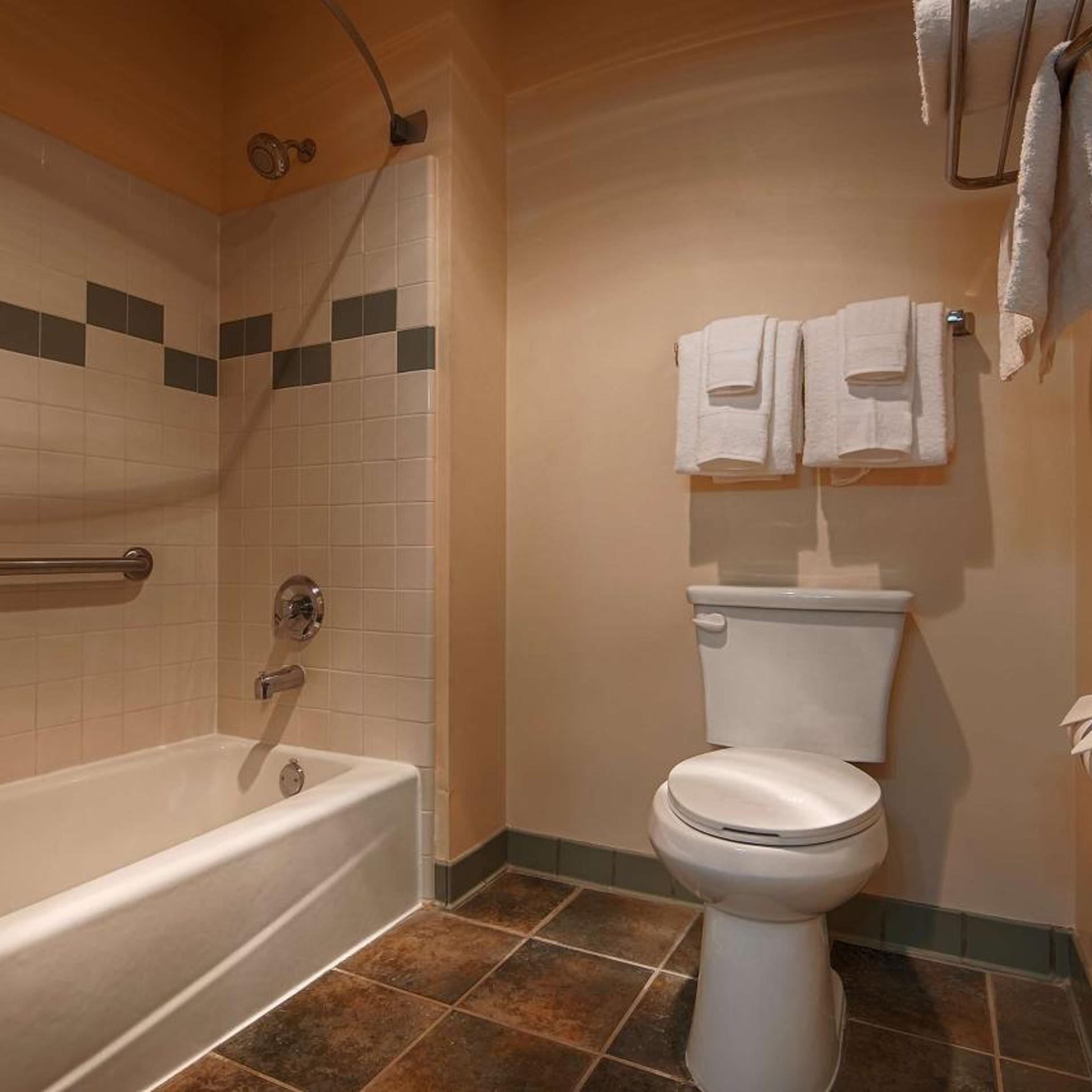 غرفة بسرير كينج لذوي الإعاقة، Best Western Salinas Valley Inn & Suites 6/8
