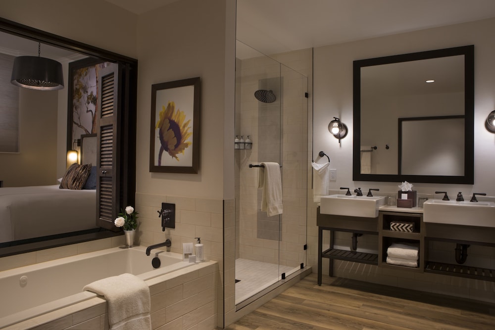 جناح جونيور فاخر بإطلالة على النهر، River Terrace Inn 5/8