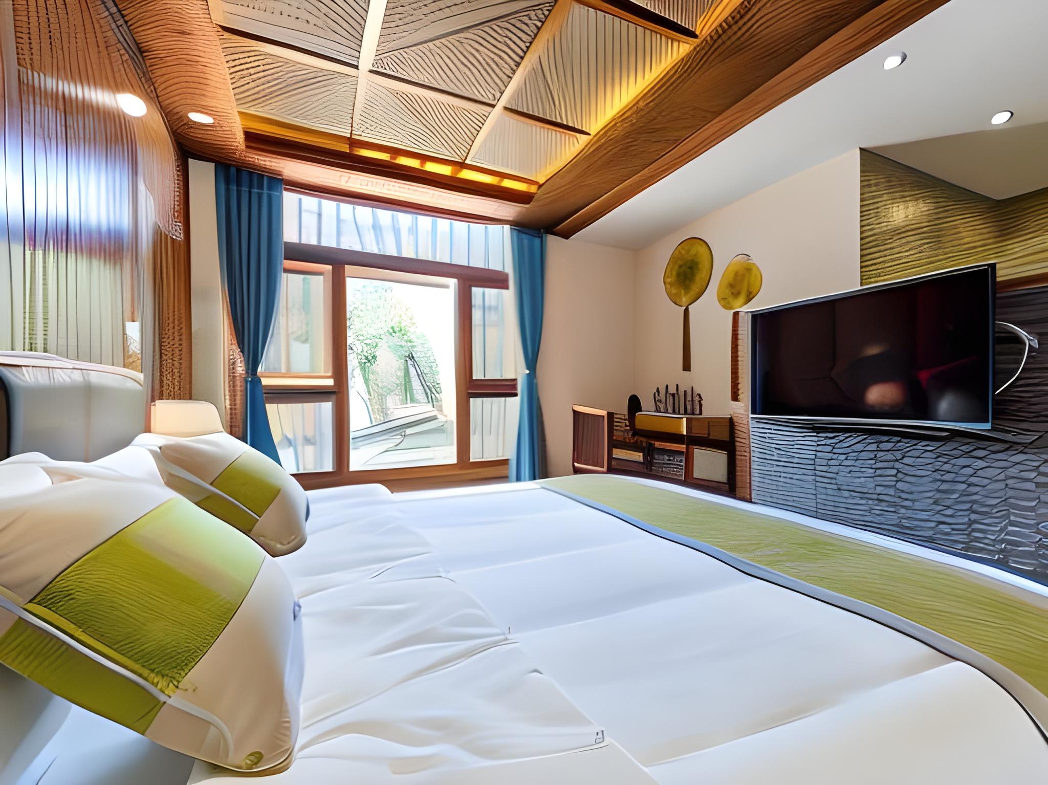SUPERIOR, QUEEN BED