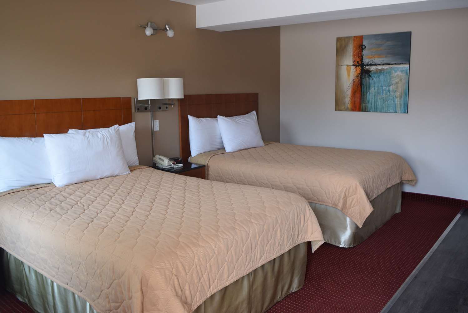 Knights Inn Arnprior 7/34