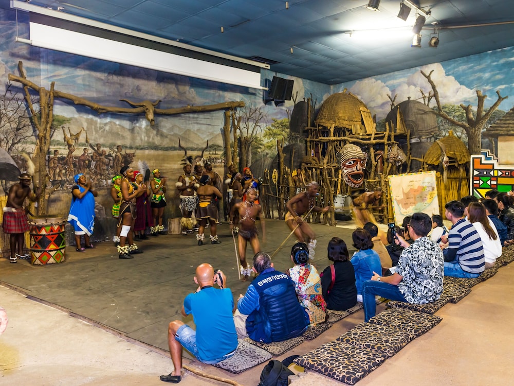 aha Lesedi Cultural Village 37/50