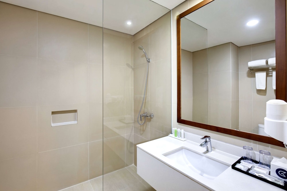 Golden Tulip Pontianak 62/64