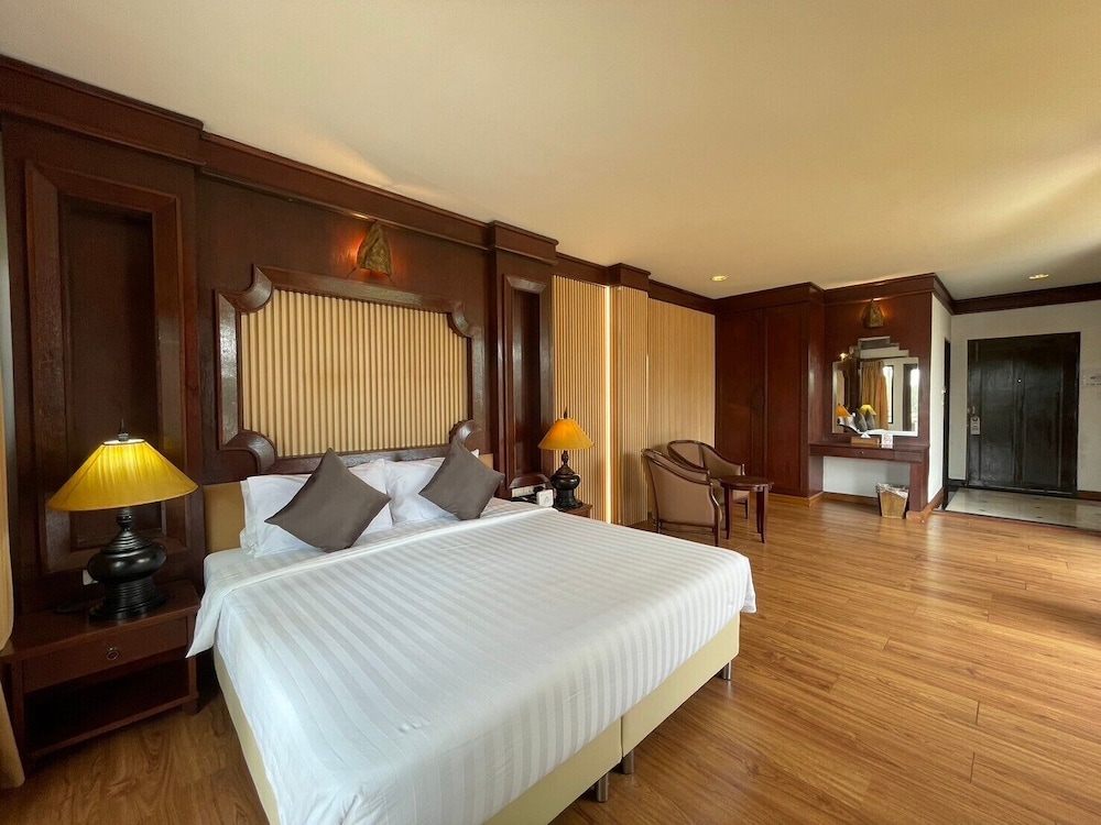 Gassan Lake City Golf Club and Resort Lamphun 14/50