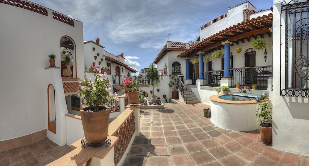 Hotel Santa Paula 6/28
