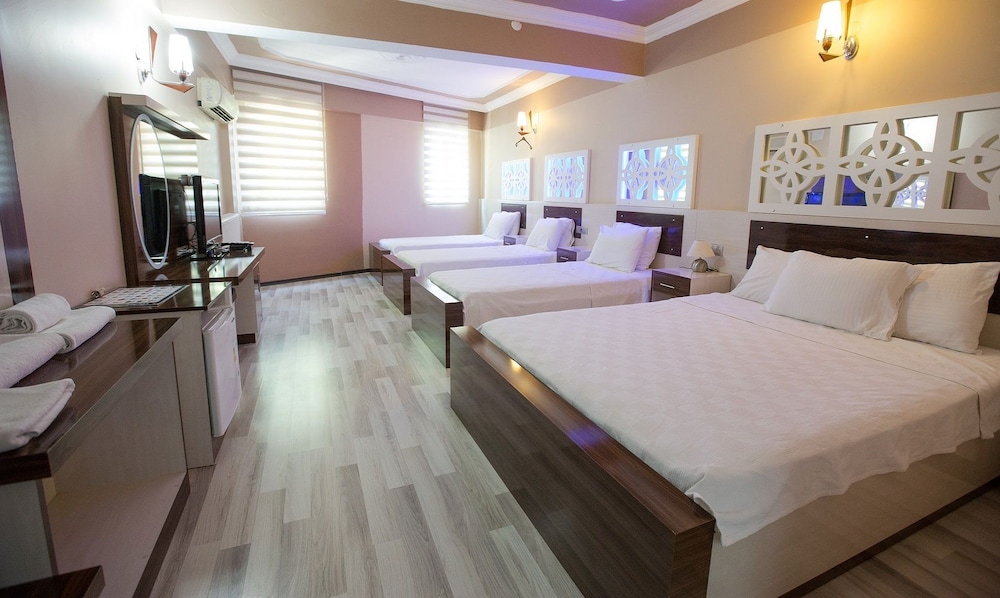 Ozbay Hotel 7/50