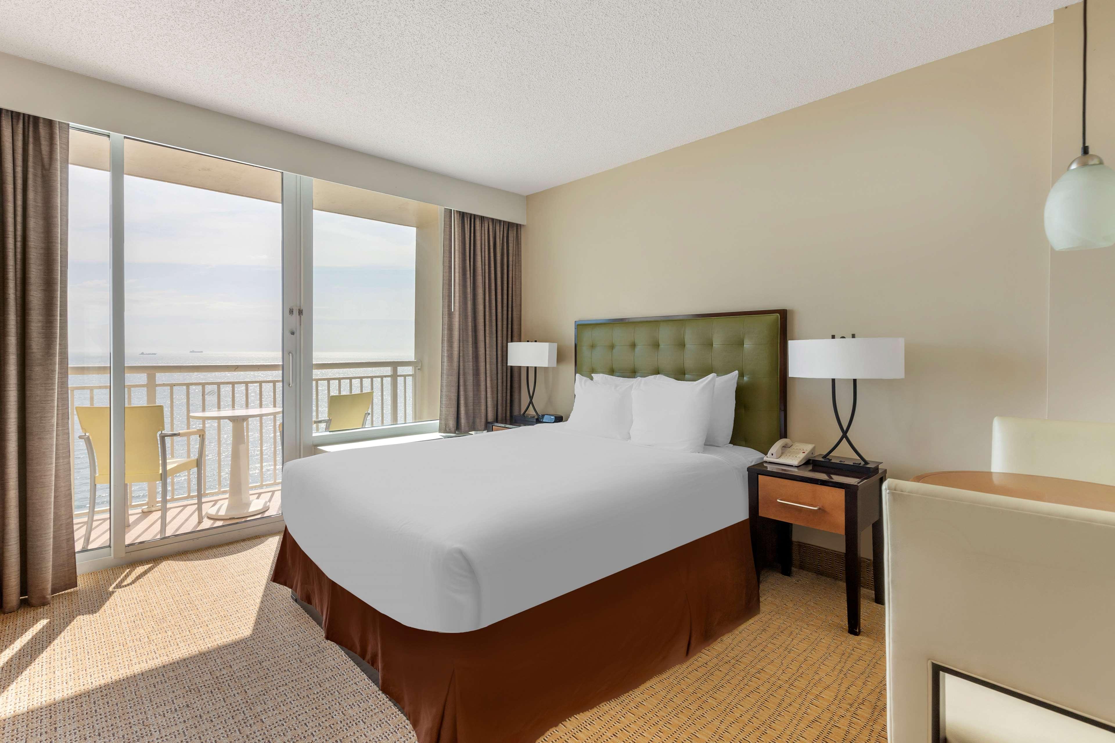 2 Bedrooms, Suite, 2 King Beds, Ocean Front, Two Story, Sofa