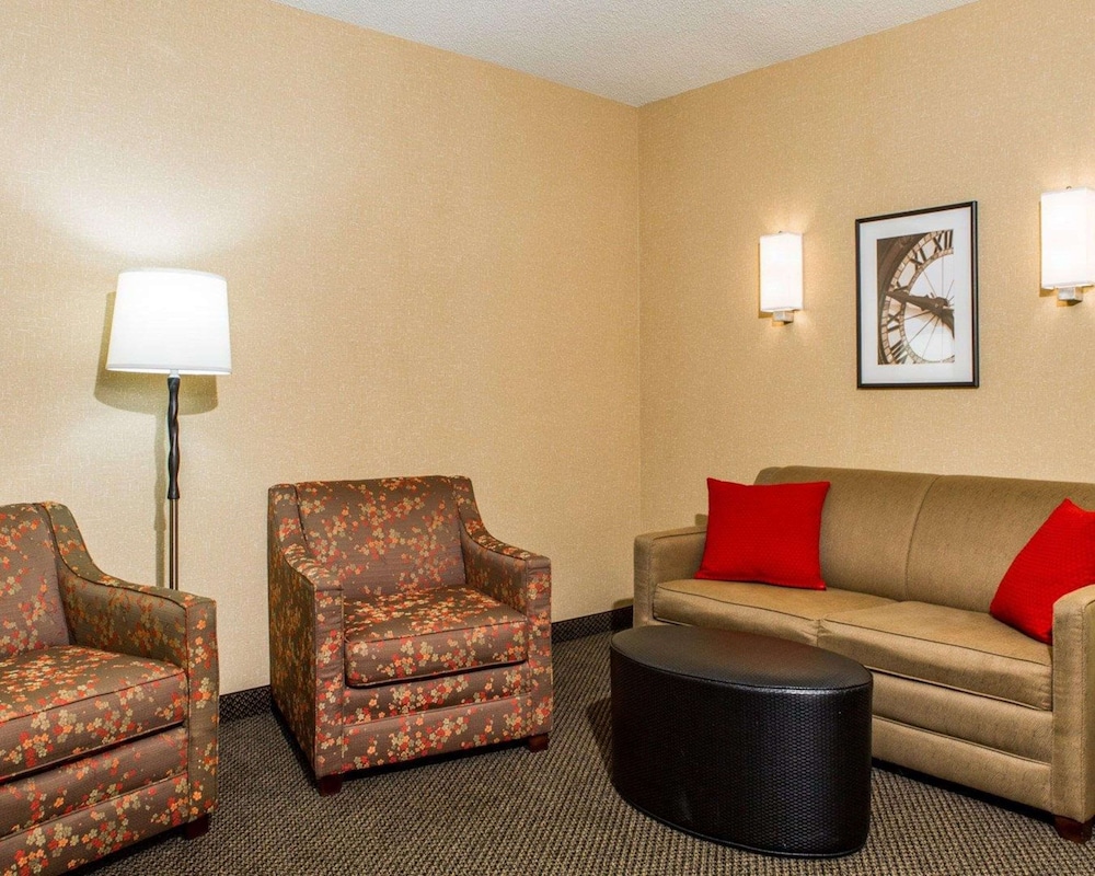 Cambria Hotel Traverse City 31/46