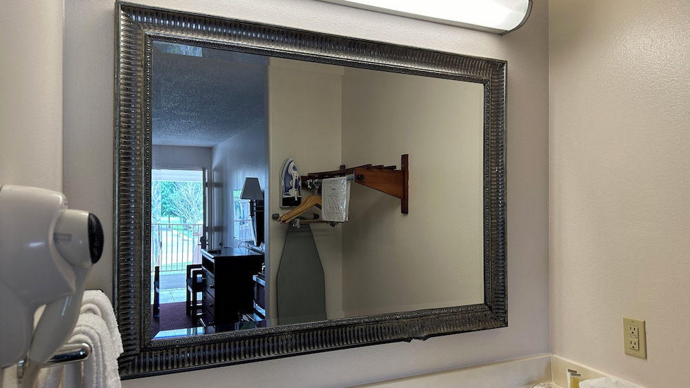 Carom Inn a Travelodge by Wyndham Denham Springs/Baton Rouge 33/33