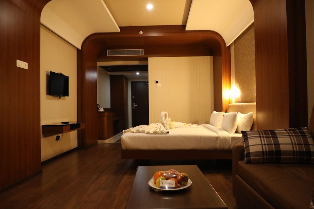 The Thangam Grand 15/24