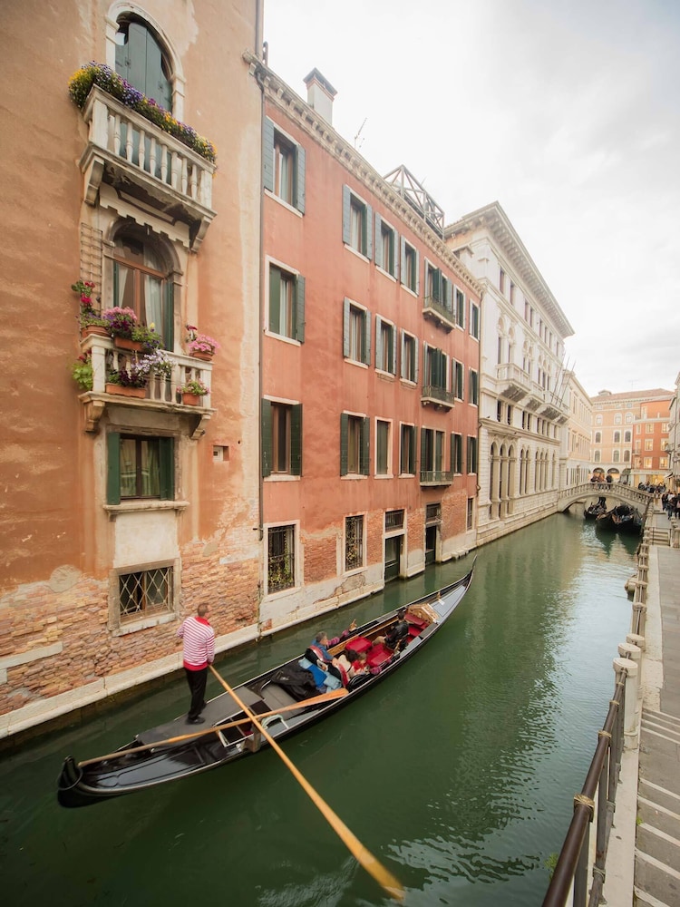 Palazzo Orseolo Gondola View 38/49
