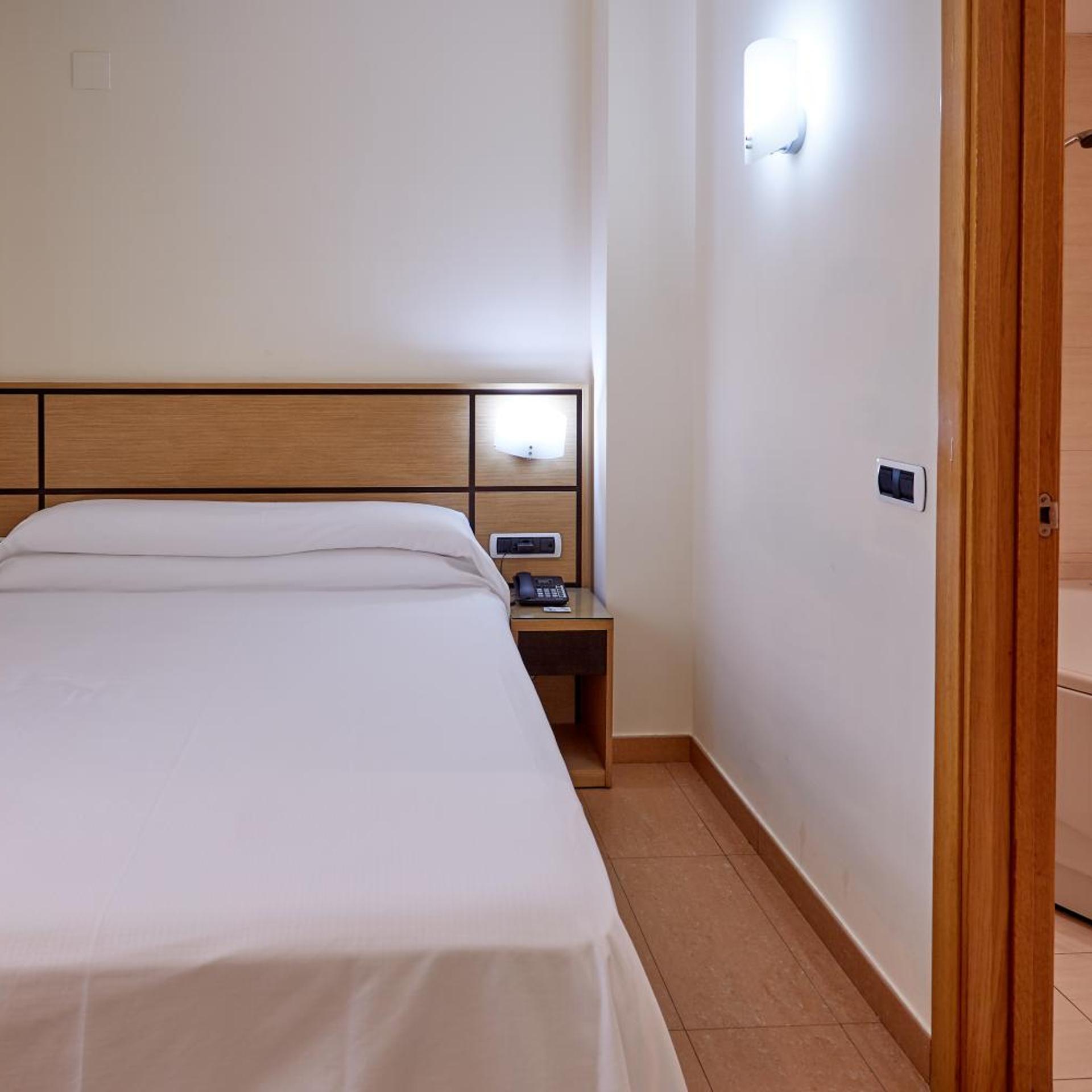 Hotel Dona Lola Castellon 11/50